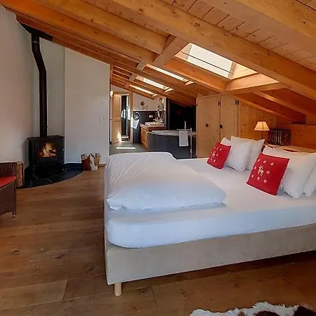 Sleeps 10 Wifi شقة زيرمات